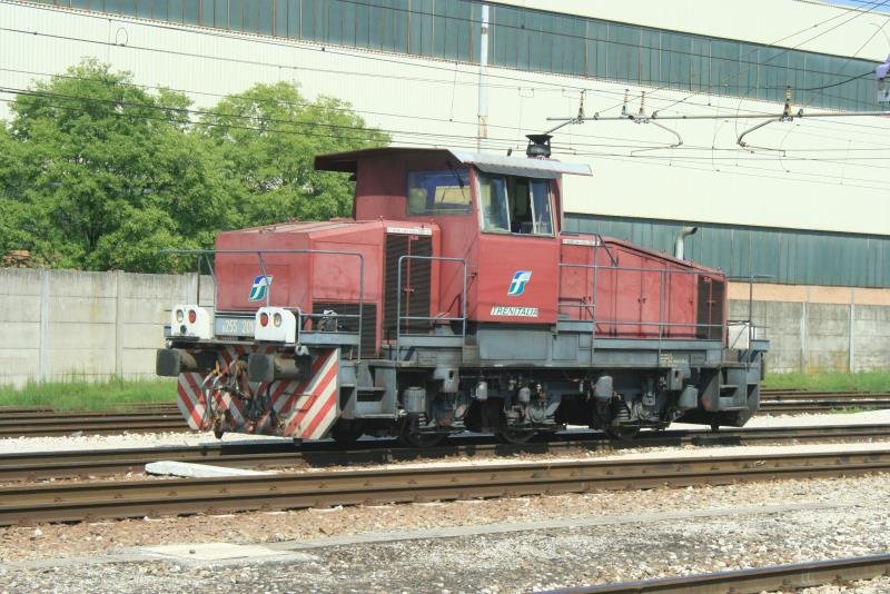 D 255 2010 steht abgestellt im Bahnhof Reggi Emilia; 07.05.2009