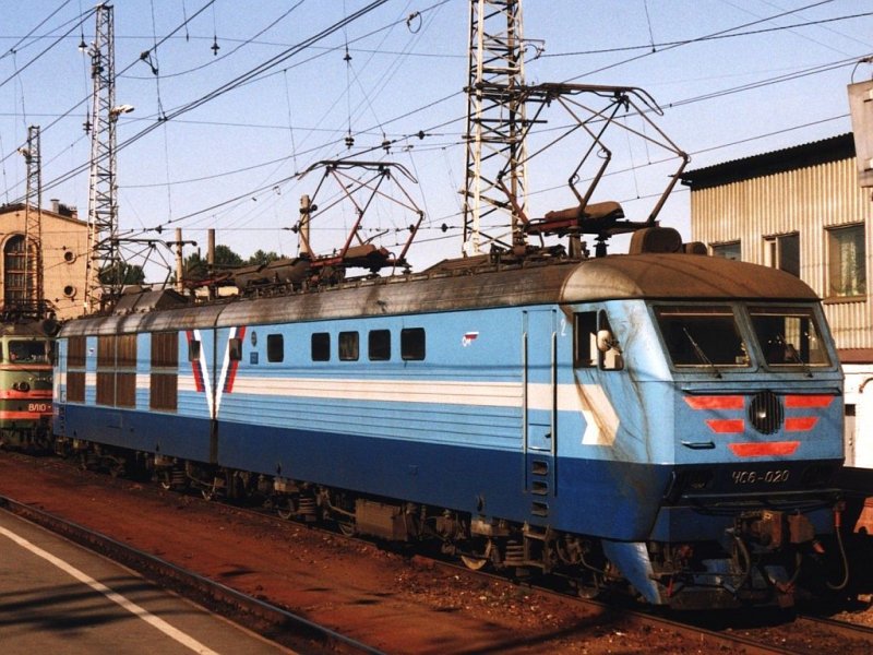 ChS6-020 (ЧC6-020) auf Bahnhof St Petersburg-Moskovski (Санкт-Петербург-Московский) am 05-09-2004. Bild