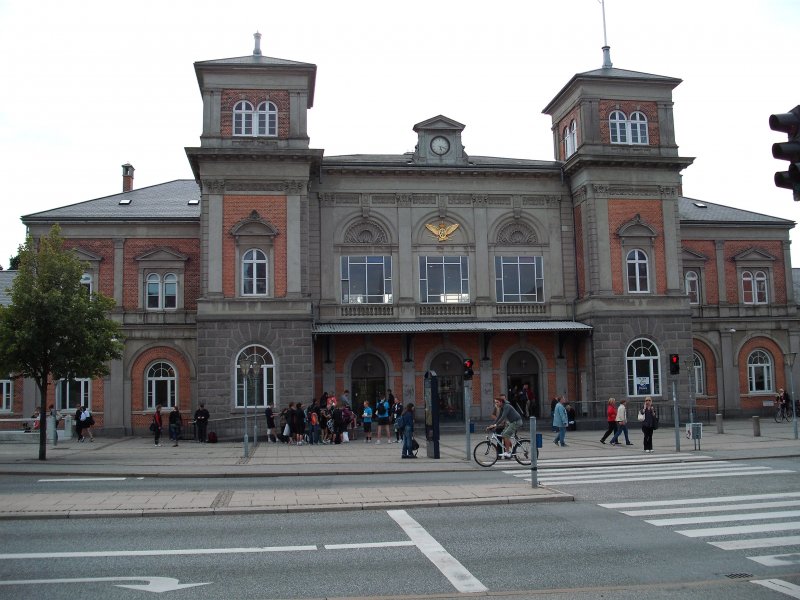 Das Bahnhofsgeb�ude in Aalborg.  