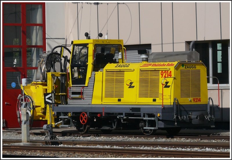 Xrot 9214 is clearly a new, small snow blower the