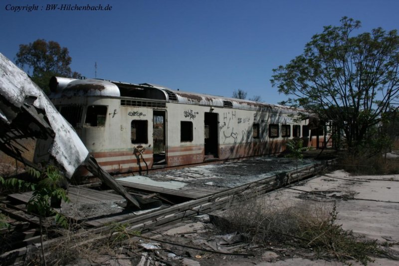 Alter Triebzug am Bahnhof von Mendoza,06.Okt.2008 