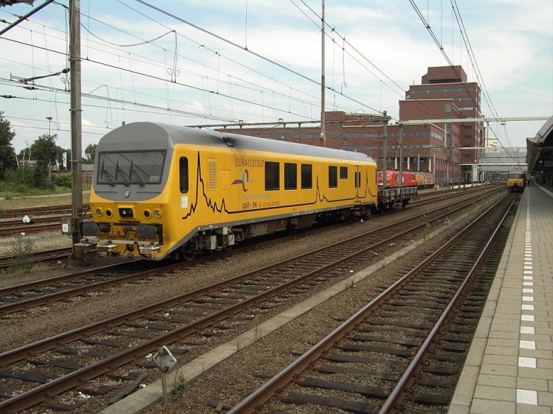 UST-96 von Eurailscout Inspection & Analysis auf Bahnhof Amersfoort am
