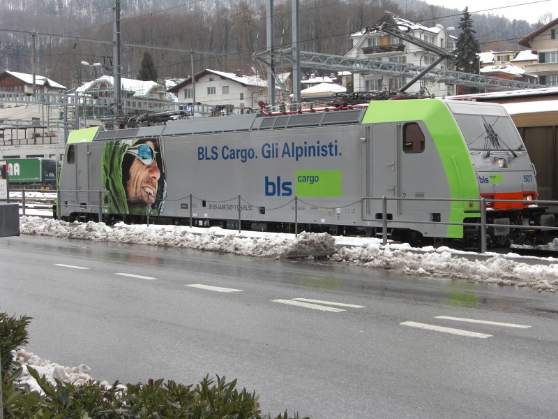 The brand new Br 486505-1 BLS Cargo (mountaineer) is at