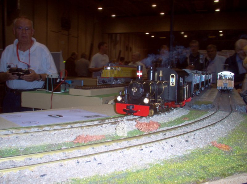 Spur 1-zge auf der 12. modellbahn-ausstellung der DMJU, Kopenhagen, Dnemark 2006.