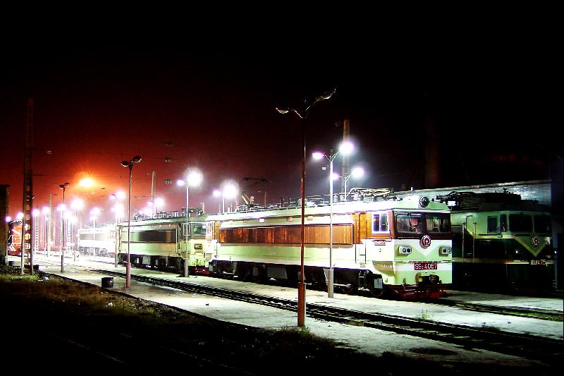 SS4 im Depot von Neijiang, Dezember 2002