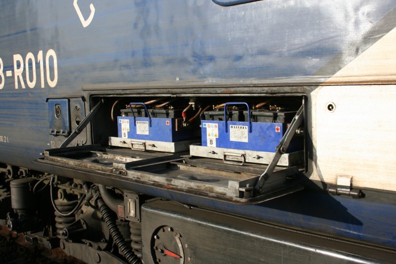 One of two battery starter blocks in ST 43 R