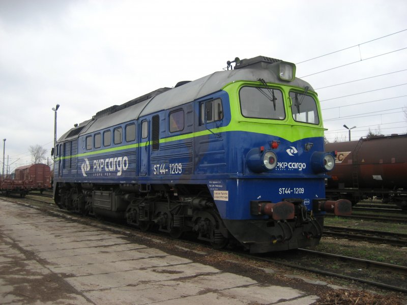 ST44-1209 am 10.04.2009 in Sok�łka. Die Ansicht von F�hrerstand 1.