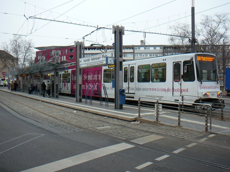 TW9352 und TW9351 am 15.02.2009 an der Haltestelle Konrad-Adenauer-Platz (B