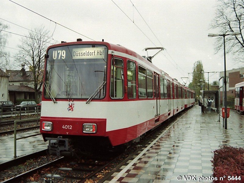 Gtw 4012 am Haltestelle Kalkumer Schlossallee am 11. November 1991