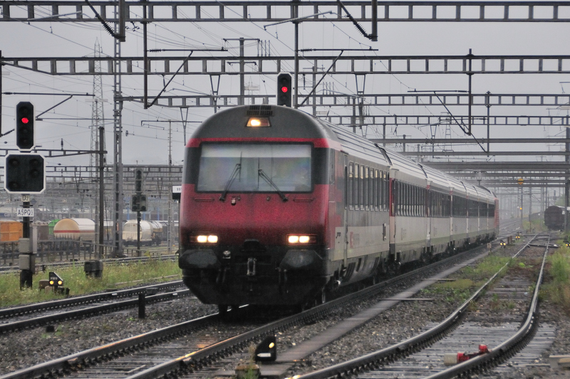 Control car ahead ... SBB-IR, this is fighting back by