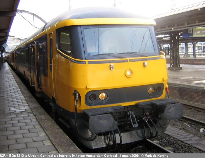 ICRm BDs 5213 in Utrecht Centraal in trein 944 naar