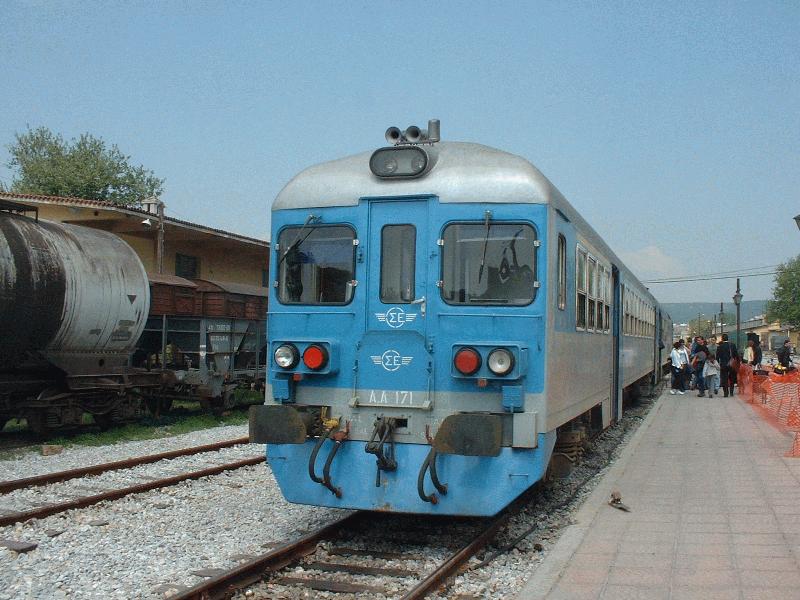 Steuerwagen AA 117 zum Motorwagen AA 98 in Volos am 20.04.2002