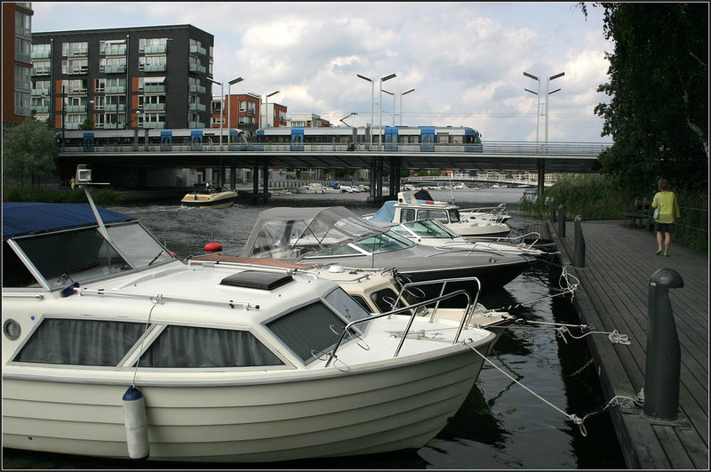 Tv�rbanan, Lugnets all� (Hammarby sj�stad). Im Verlauf der Lugnets all�