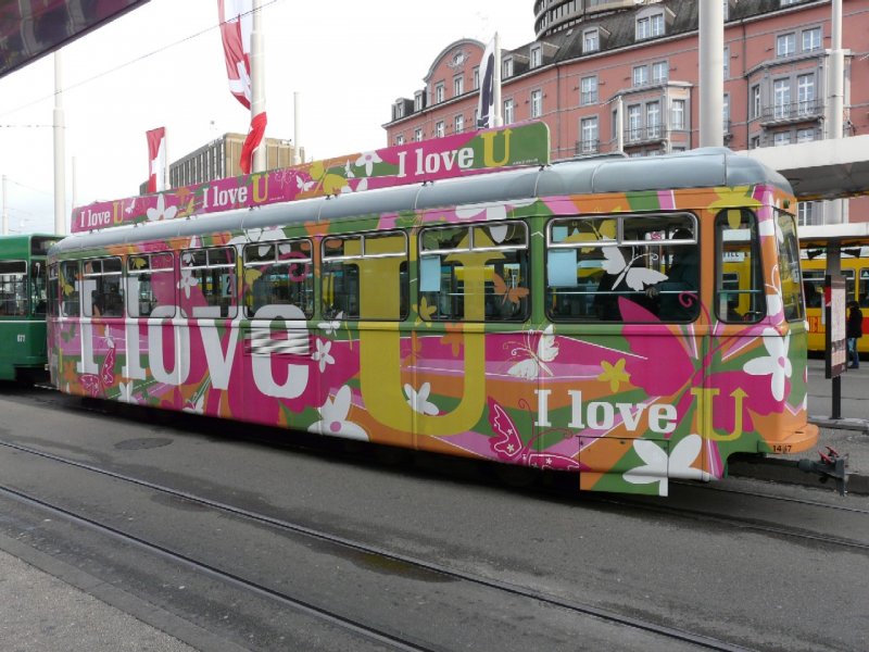 BVB - Tramanh�nger B 1447 mit Werbung unterwegs in