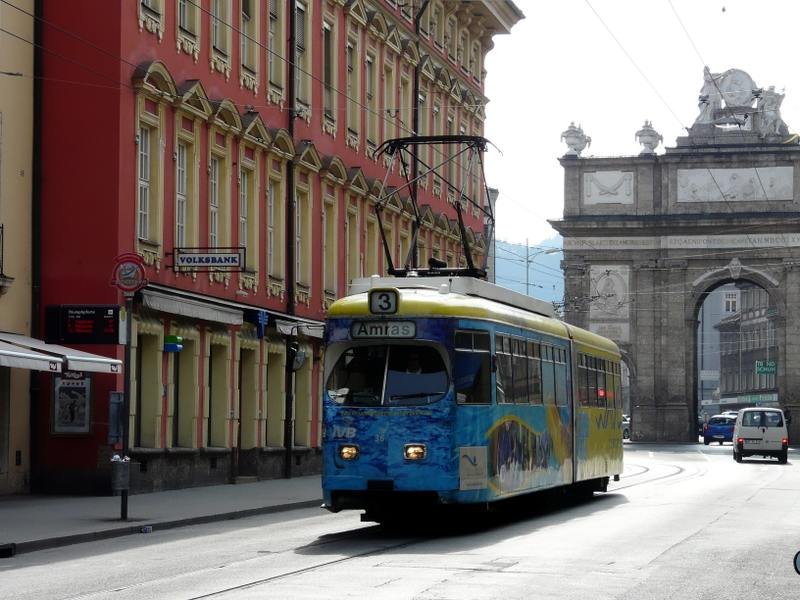Stra�enbahnwagen N� 36 durchf�hrt am 08.03.08 die Maria-Theresien Stra�e in