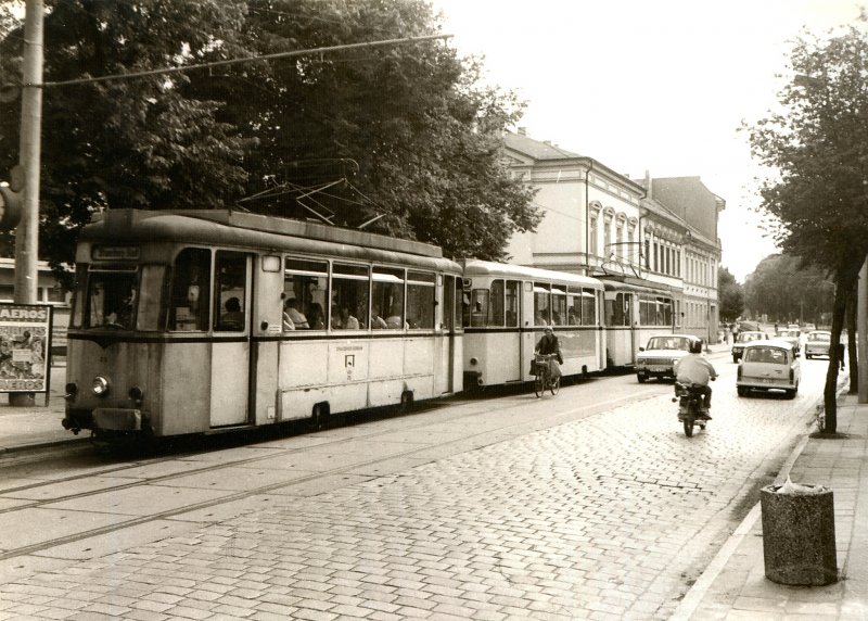 Strausberger Eisenbahn (Strassenbahn) vor dem TATRA-Einsatz. Hier ein Dreierwagenzug an