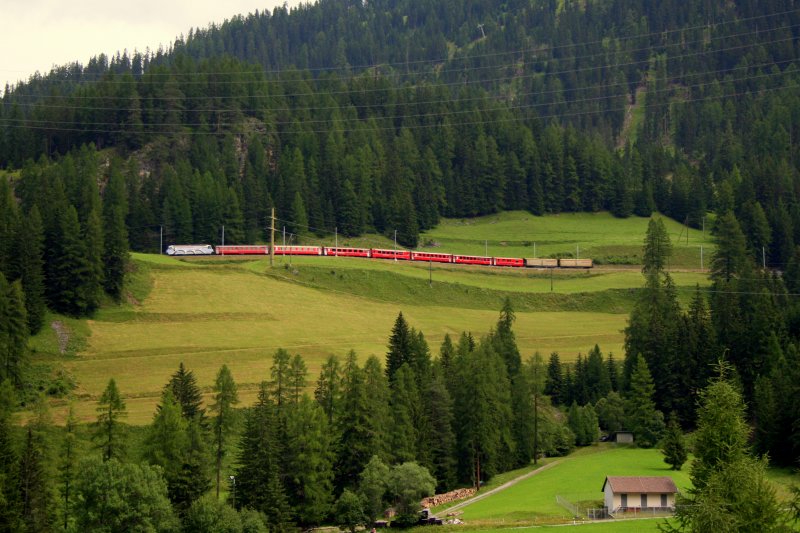 Ge 4/4 III 650 ( Unesco ) am 29.7.2008 mit einem RE