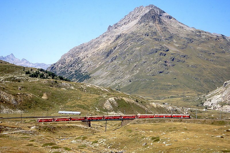 RhB regional in 1639 from St. Moritz to Tirano on