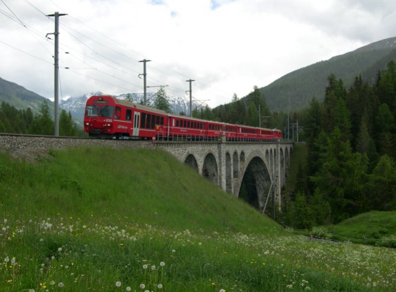 Rhaetian Railway 2008 - 1752 control cars out on 08.06.2008