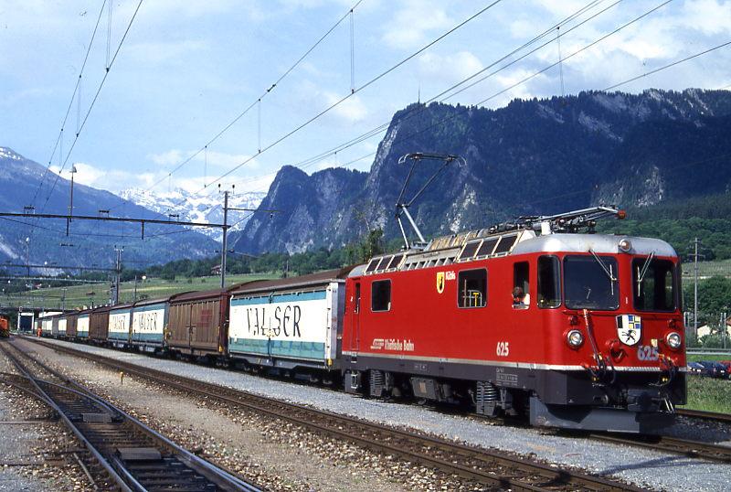 RhB freight train 5771 from Landquart to Ilanz from 05/17/1994