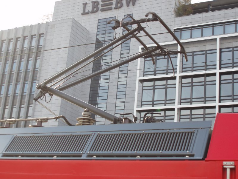 Pantograph of a BR 143 station in Stuttgart (automatically translated,