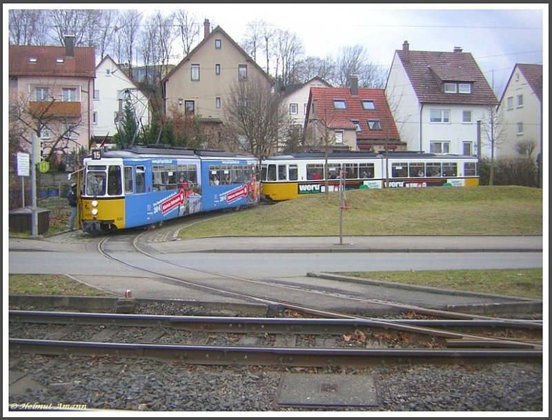 Der 1. Zug der Linie 15 mit den GT4-Triebwagen 430