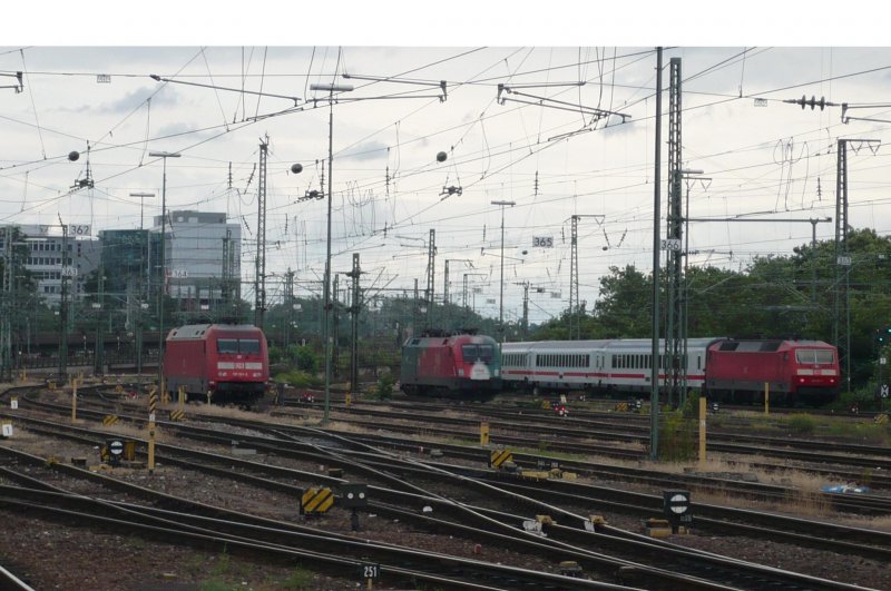 Das Stuttgarter Gleisvorfeld. So sah die Lage am 18.07.09 aus:

-