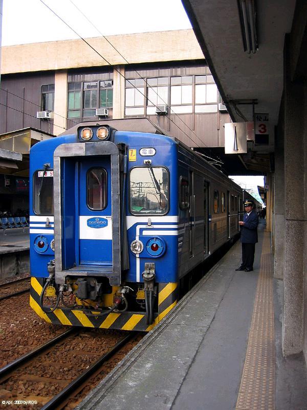 Sung-Shan Station
EMU Nahverkehr, Hersteller Daewoo