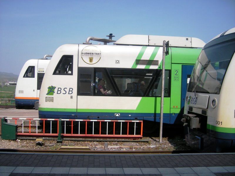 Drei RS1-Z�ge
(von vorne nach hinten:)
- Breisgau-S-Bahn (BSB) richtung Breisach
- Breisgau-S-Bahn