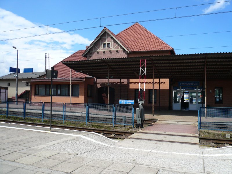 Das Bahnhofsgeb�ude von Swinem�nde am 24.7.2007 