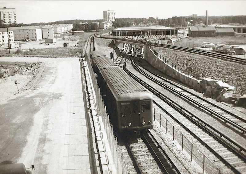 T-Bana (U-Bahn)in Vllingby in 1955 oder 56. Vllingby war dann die Endstation von dieser Linie. Foto : J.J. Barbieux.