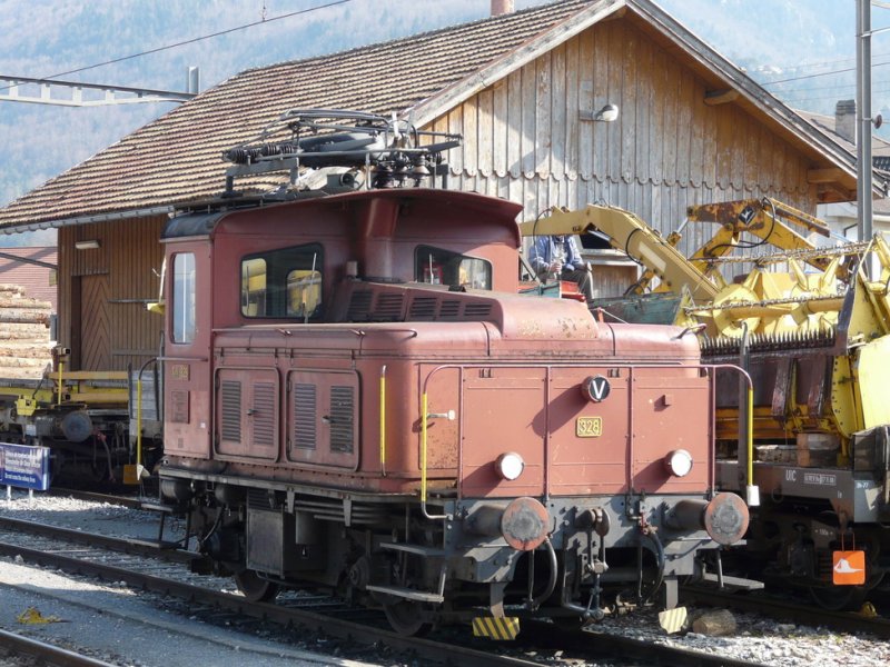 SBB - shunting system 2 / 2328 in the station
