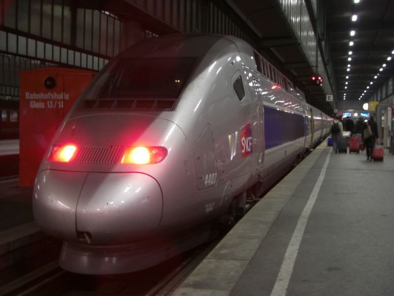 TGV 9578 StuttgartHbf nach Paris Est, Abfahrt 6:54 Uhr, am 24.10.2007 in Stuttgart Hbf