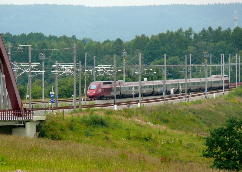 Obwohl der Planverkehr auf der neuen Hochgeschwindigkeitsstrecke zwischen L�ttich und