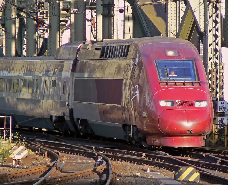 taken when entering Cologne Hbf on 12.09.09 (automatically translated, Powered