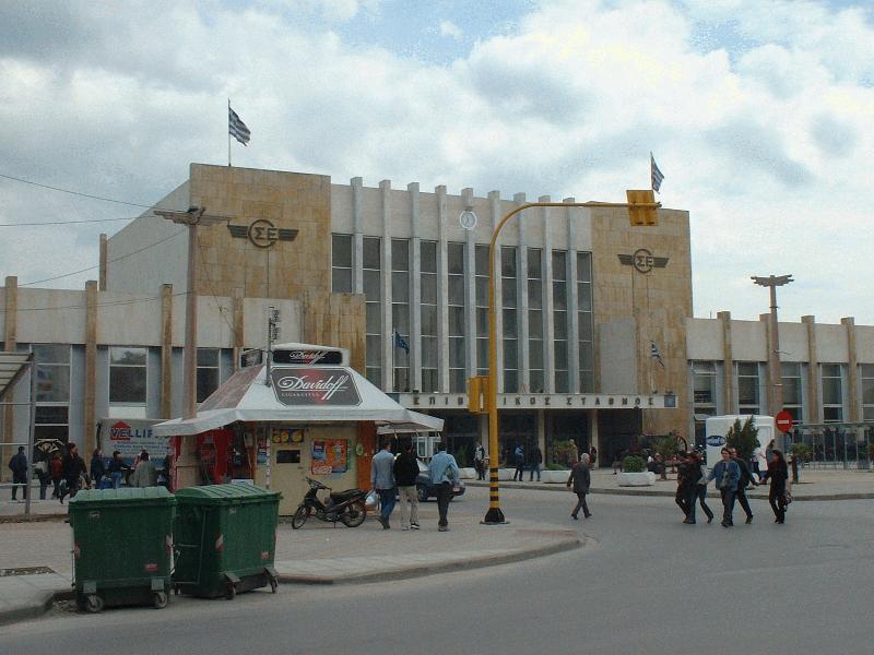 Thessaloniki Train Station on 04/21/2002 (automatically translated, Powered by Google)