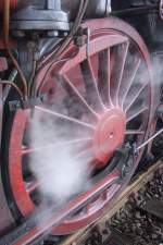 Unbearbeitete Impression eines Treibrades von 23 042 am Gerolsteiner Bahnhof ...