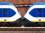 2400--2600-sprinter-lighttrain Nase an Nase stehen 2 nagelneue Sprinter Lighttrain BR2600 Triebz�ge der Firma Bombadier in Aachen. Die Triebz�ge sind f�r die Niederlande bestimmt. Sie stehen au�erhalb des Produktionsgel�ndes auf einem Ausliefergleis und k�nnen dort von einem �ffendlichen Parkplatz aus bewundert werden. 21.02.2010