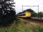 4200-icm-koploper 4069 mit IC 747 Schiphol-Groningen bei Baarn am 12-6-1999. Bild und scan: Date Jan de Vries.