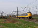 Koploper 4024 mit IC 10736 Leeuwarden-Zwolle bei Herfte am 2-4-2010. ...