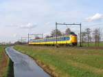 Koploper 4024 mit IC 10562 Leeuwarden-Zwolle bei Staphorst am 2-4-2010. ...