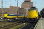ICMm-Triebwagen, links abgestellt, rechts ...  Gert 14.11.2011