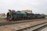 850 2'C1' 850 und 824 wenden am 26.M�rz 2010 im Bf. Ayutthaya von Sonderzug 901 auf Sonderzug 902.