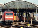 aachen 145 030-3 zieht am 10.03.2010 einen Containerzug durch den Aachener Hbf nach Aachen West.