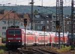 aachen 111 147-5 mit der RE4 (10426) aus Dortmund bei der Einfahrt in den Aachener Hbf, Gr��e an den Tf, 11.6.10