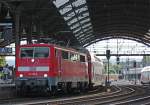 aachen 111 118-6 steht mit der RE4881 nach Siegen zur Abfahrt bereit im Aachener Hbf, ab Fahrplanwechsel f�hrt hier die DB Regio Rheinland mit Talent2 und 120ern+Dosto, 19.7.10
