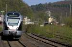 Abellio Rail NRW - der FLIRT, als RE 16 aus dem Siegerland kommend - mu� hier durch `s Lennetal auf dem Weg ins Ruhrgebiet nach Essen Hbf. ( im Nachschu� festgehalten am 23.4.10 )
