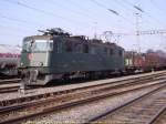 ae-6-6--ae-610 Ae 6/6 11513 *Wallisellen* wartet mit dem 65578 St.Gallen - RBL in Gossau SG auf die Ausfahrt.
21.04.10