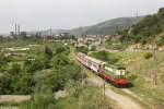 Die wenigen in Albanien noch verkehrenden Personenzügen bestehen aus „Hummeln“ aus Tschechien sowie „y-Wagen“ aus Deutschland.