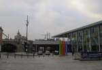 Der Vorplatz vom moderneren ...  Frank Thomas 10.01.2012